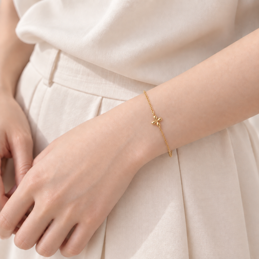 Petal Petite Bracelet - Gold
